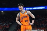 媒体人：王哲林把能拿的东西都拿出来了 时光仿佛回到了18-19赛季